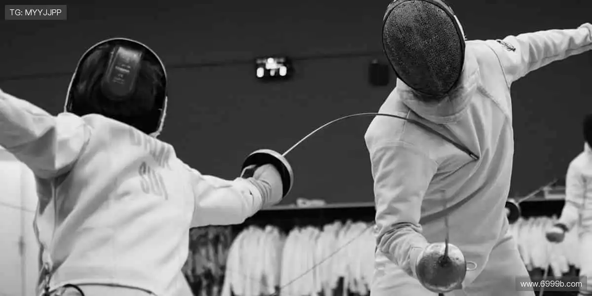 「球星同款、限量周边,做朋友圈最靓的体育潮人!👕点击抢购,手慢无!」